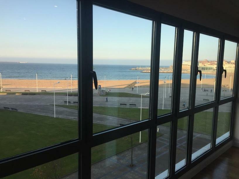 Primera Linea Playa+Parking Gratis Gijón Eksteriør billede